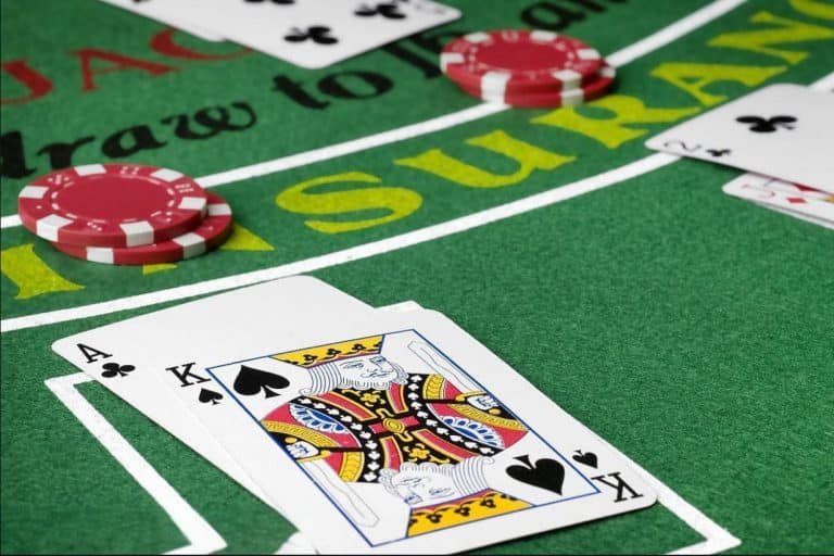 Responsible gaming and privacy tips alongside the 77bd game lobby page